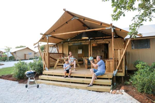 Eurocamp Tents At Campsite Val Saline Hotel Rovinj Exterior photo