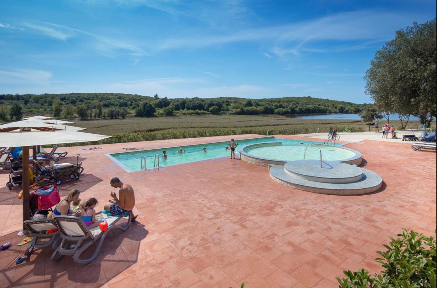 Eurocamp Tents At Campsite Val Saline Hotel Rovinj Exterior photo